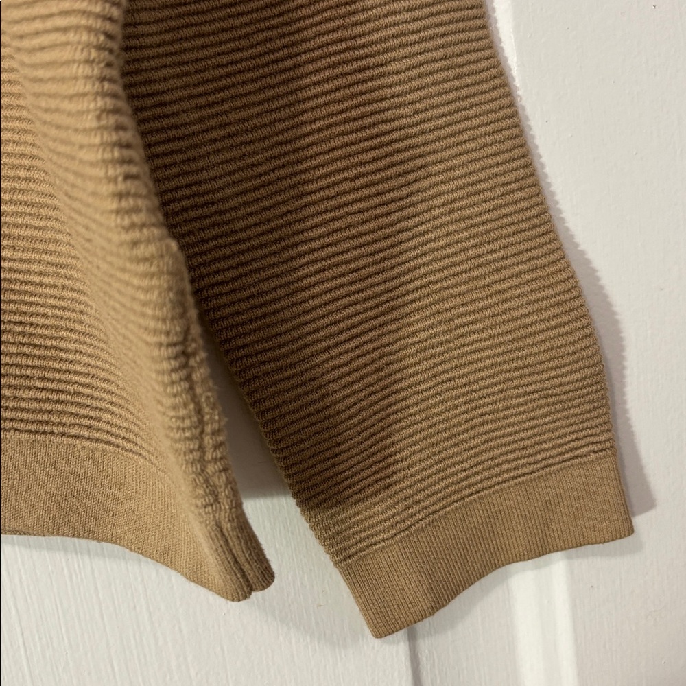 Banana Republic brand long sleeve top. size Small - Picture 3 of 4
